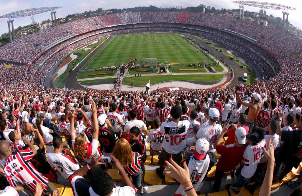 Ir al estadio y no hacer bulla: la protesta de los hinchas de un grande de Brasil