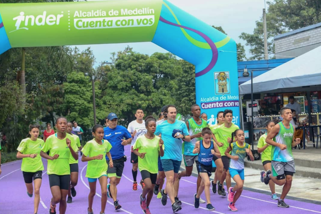 La Unidad Deportiva de Belen estreno su nueva pista de atletismo