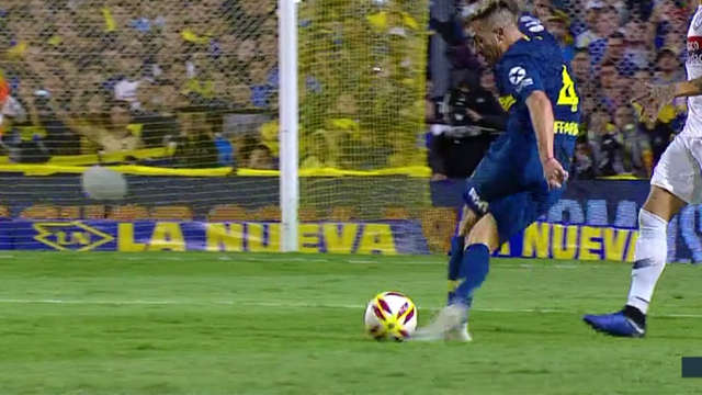 Insólito: le sacaron amarilla por tirar una rabona