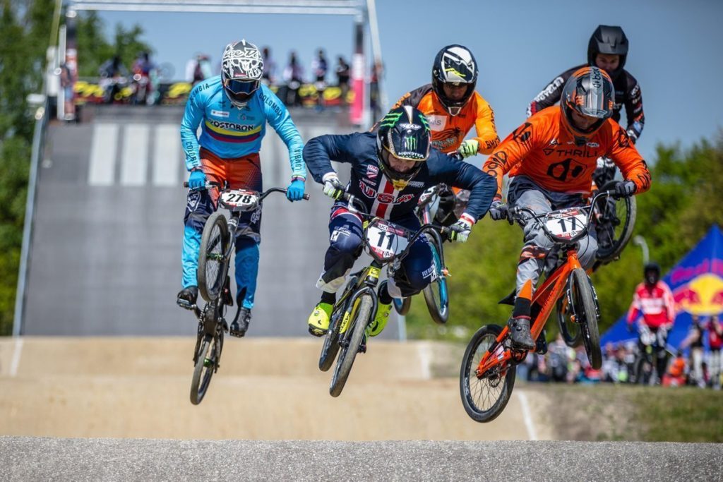 Colombianos seminifinalistas en la Copa Mundo BMX en Francia