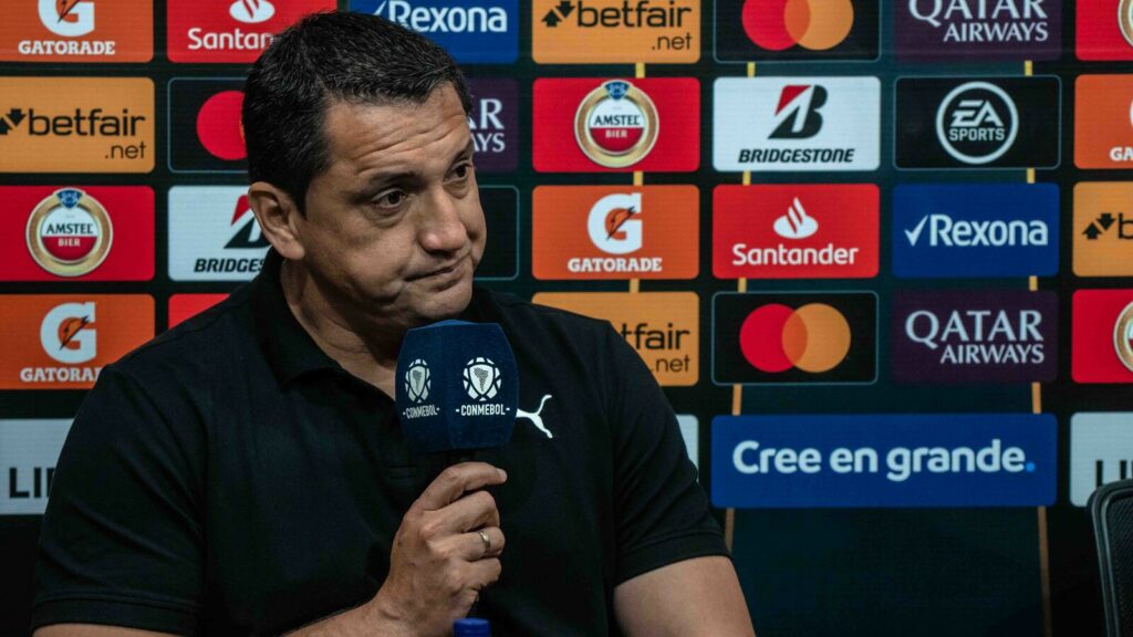 Los periodistas deportivos de Antioquia protestan contra Aldo Bobadilla