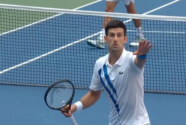 Insólito: Djokovic fue descalficado del US Open por golpear un árbitro