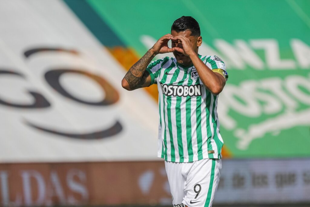24 jugadores se llevó Nacional para Pereira para comenzar el camino a la gloria continental