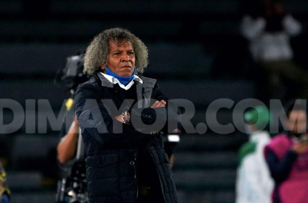 Alberto Gamero: “Miro a los árbitros como seres humanos, pero…”