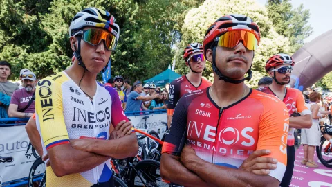 Egan Bernal y Santieago Buitrago arriba en la Vuelta a España